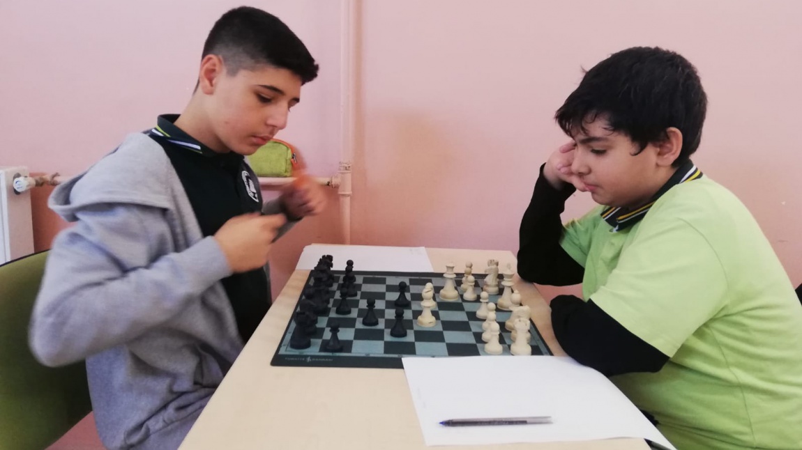 Okulumuzda Düzenlenen Satranç Turnuvasının Kazananları Belli Oldu